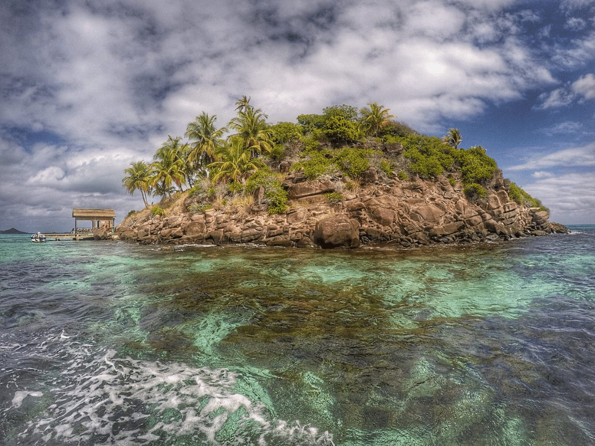 The Scuba Diving Volunteers Protecting Coral Reefs in the Caribbean, Colombia